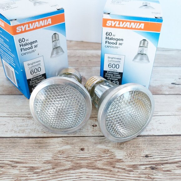 Sylvania 60 Halogen Flood Bulbs 2 Pack Capsylite 60PAR16/HAL/NFL30 Medium Base - Picture 2 of 8